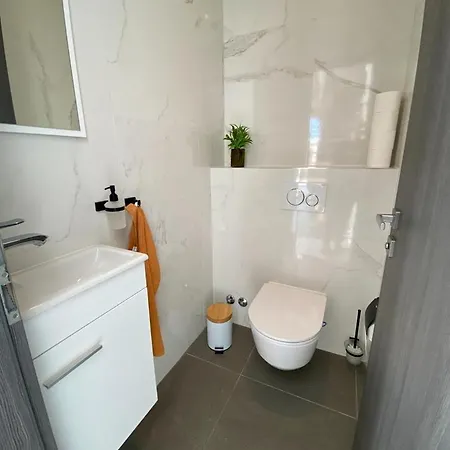 Villa New! With Heated Pool In