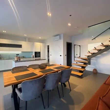 New! With Heated Pool In Villa