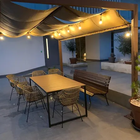 Villa New! With Heated Pool In