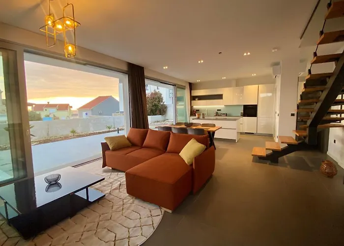 New! With Heated Pool In *