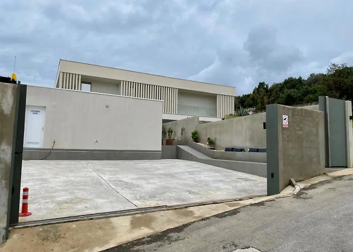 New! With Heated Pool In * Cavtat