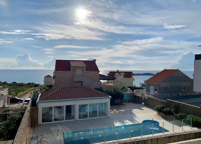 New! With Heated Pool In * Cavtat