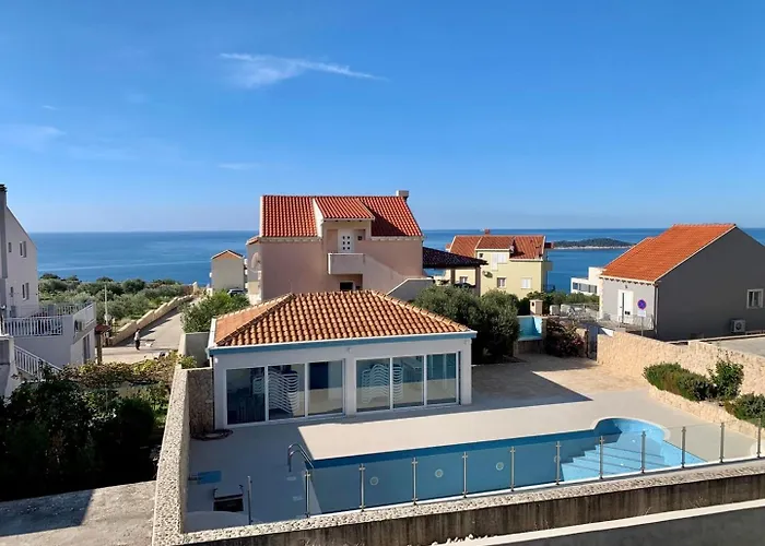 Willa New! With Heated Pool In *