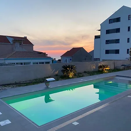 New! With Heated Pool In Villa *