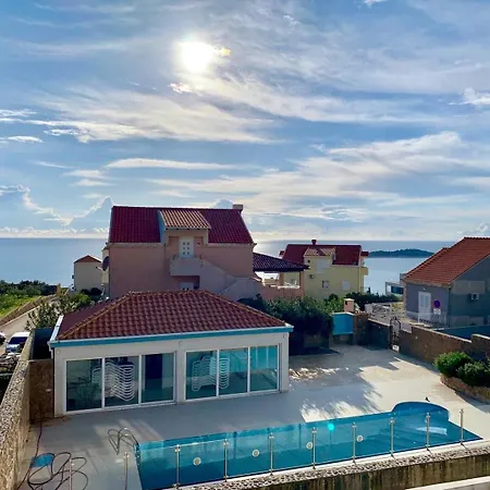 New! With Heated Pool In Villa Cavtat
