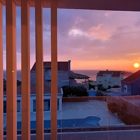 Villa New! With Heated Pool In