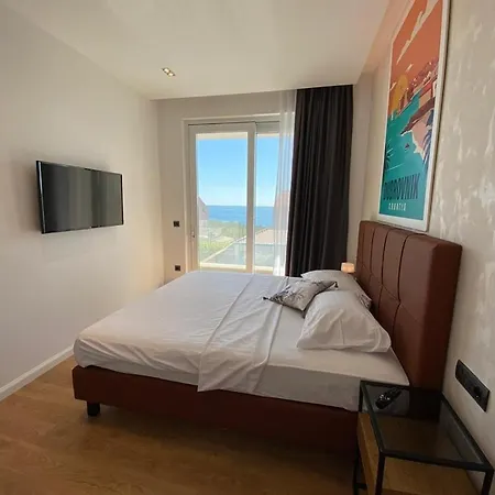 Villa New! With Heated Pool In Cavtat