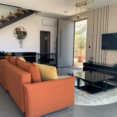 New! With Heated Pool In * Cavtat