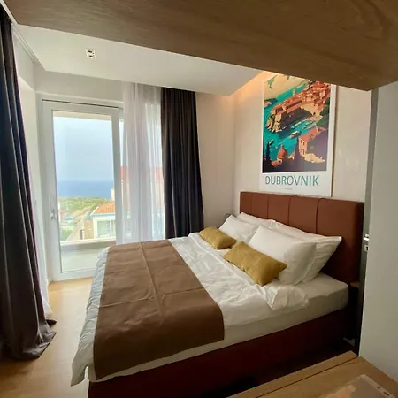 New! With Heated Pool In Villa *