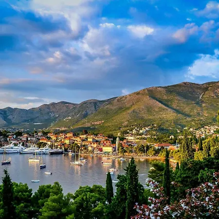 New! With Heated Pool In Cavtat