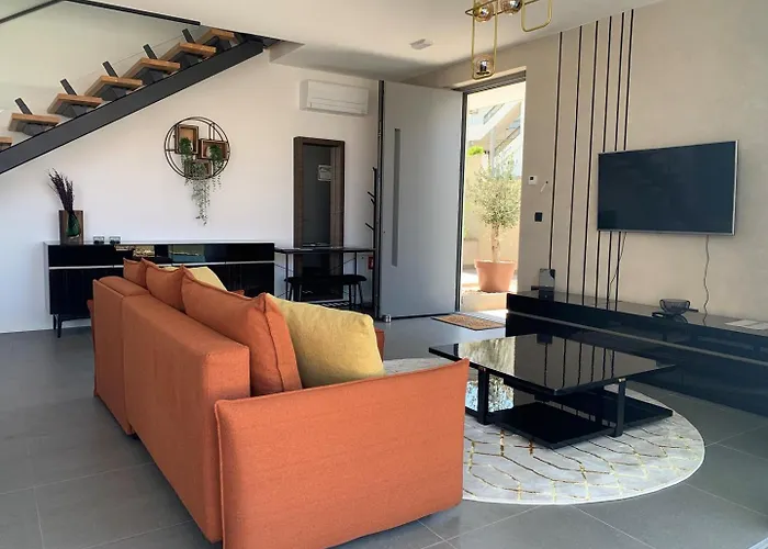 New! With Heated Pool In * Cavtat