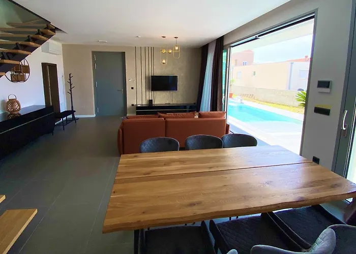 New! With Heated Pool In Cavtat