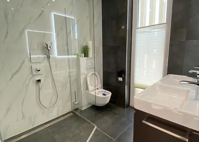 Villa New! With Heated Pool In