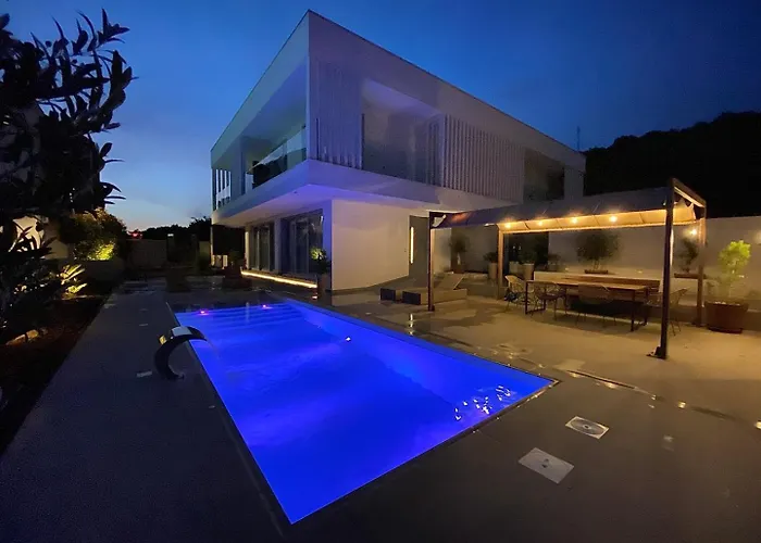 New! With Heated Pool In Cavtat